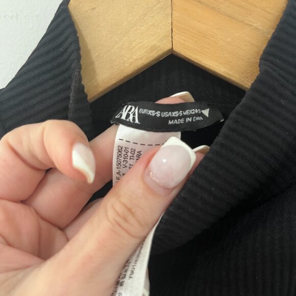Zara Black Ribbed Turtleneck Tank Size XS/Small - Picture 3 of 5